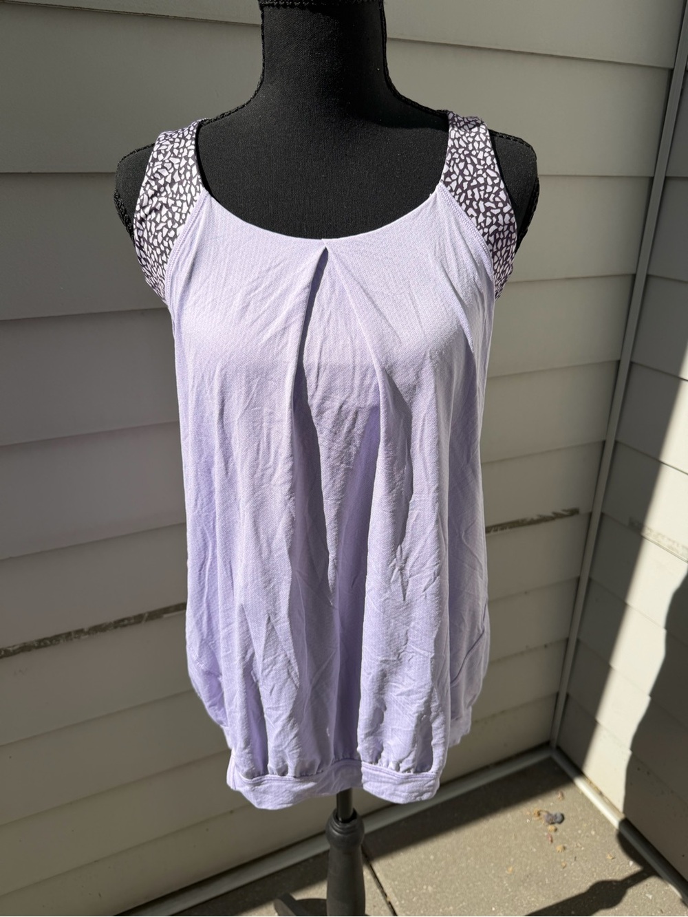 Lululemon Nouveau Limits Tank Lilac Built-In Bra Strappy Back Size 10